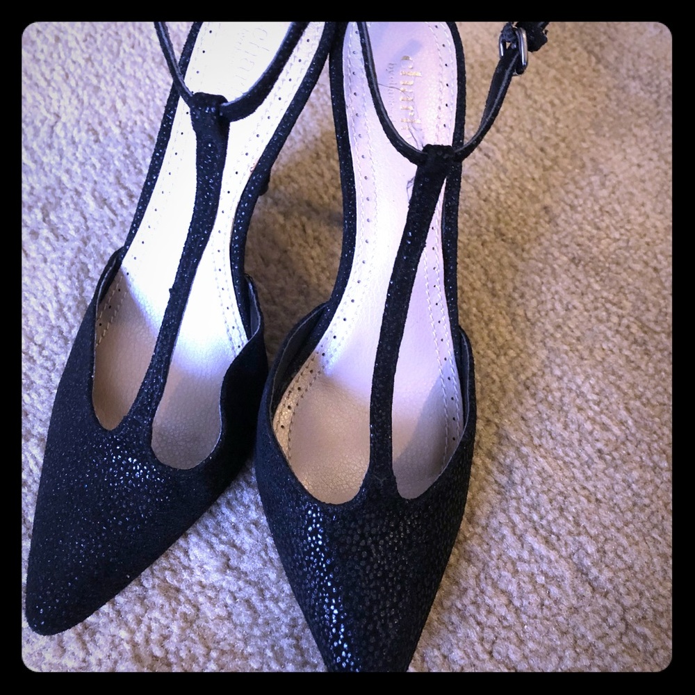 Classy Like New Charles David Heels, Size 7.5